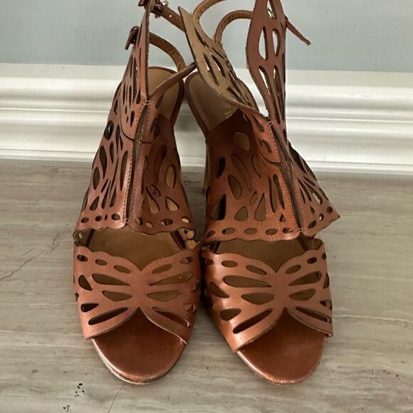Nine West Full Force tan, leather heels. - Picture 4 of 6